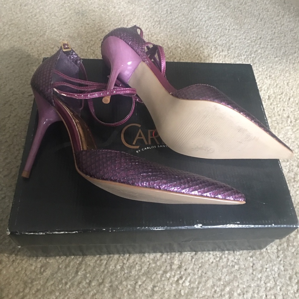 Carlos Santana Iridescent Purple Snake-Embossed Pointed-Toe Heels - Picture 9 of 11